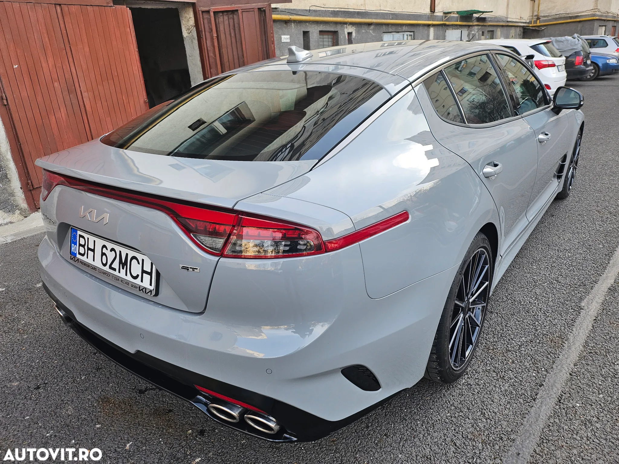 Kia Stinger 3.3 T-GDI 8AT AWD GT - 3