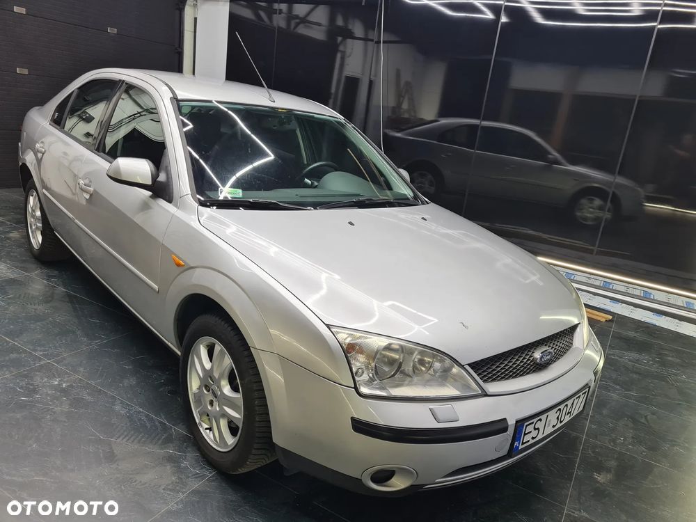 Ford Mondeo 1.8 Ghia X - 18