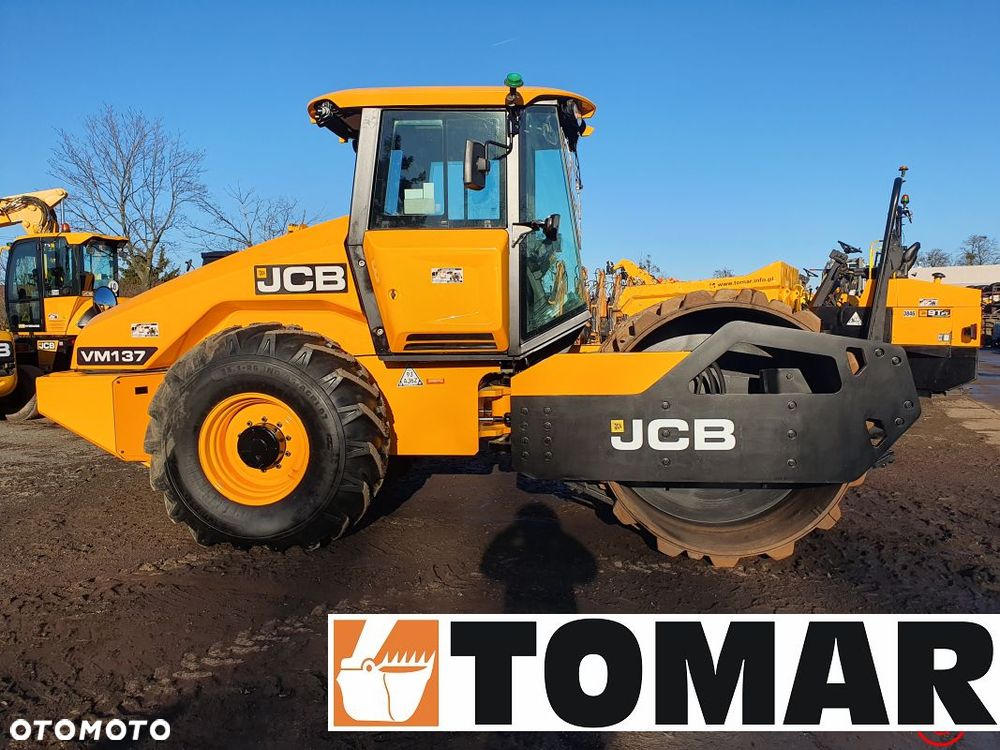 JCB VM137+PŁASZCZ OKOŁKOWANY - 2
