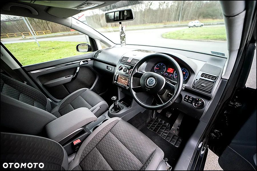 Volkswagen Touran - 6