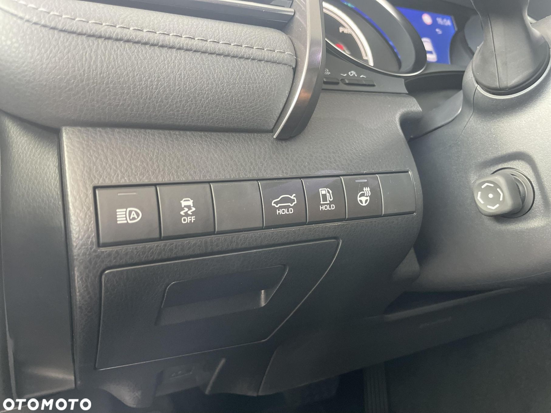 Toyota Camry - 21