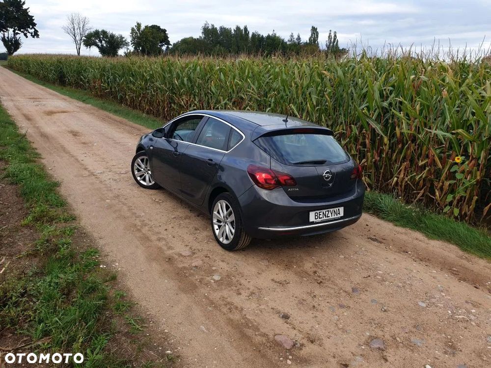 Opel Astra IV 1.4 T Cosmo - 11