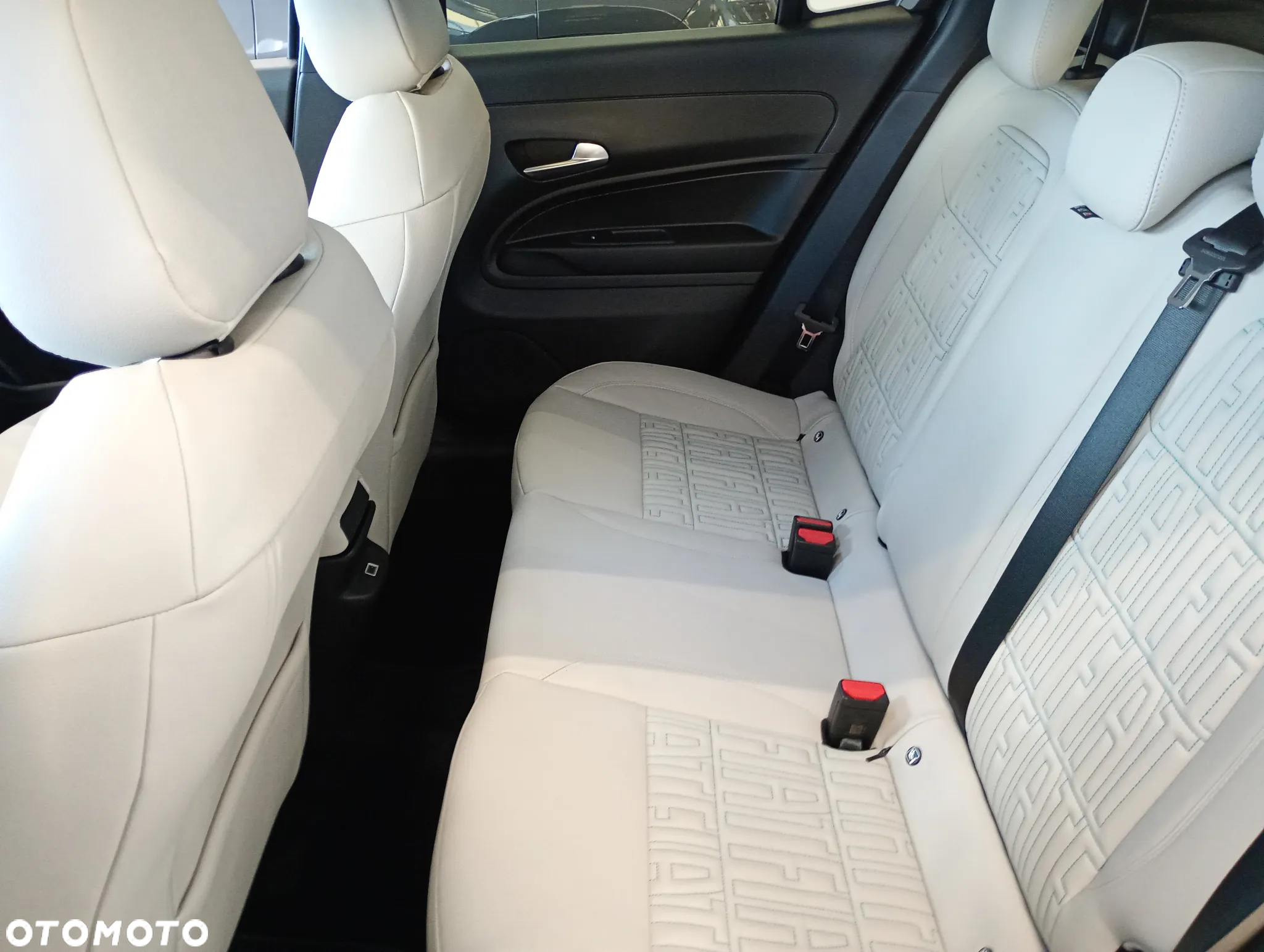 Fiat 600 1.2 Turbo Hybrid La Prima eDCT - 10