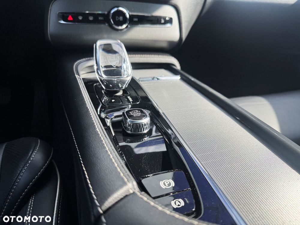 Volvo XC 90 - 20