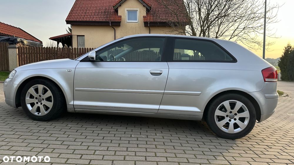 Audi A3 3-drzwiowe 2.0 TDI Attraction - 3