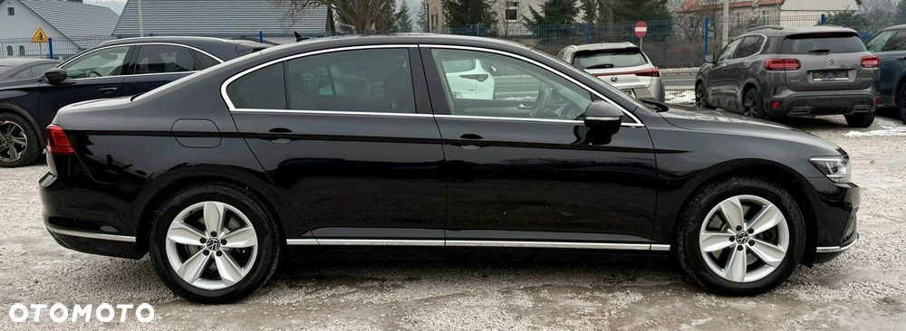 Volkswagen Passat - 4