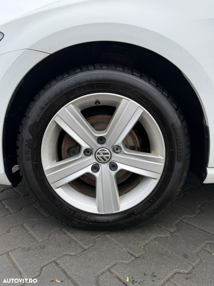 Volkswagen Golf - 8