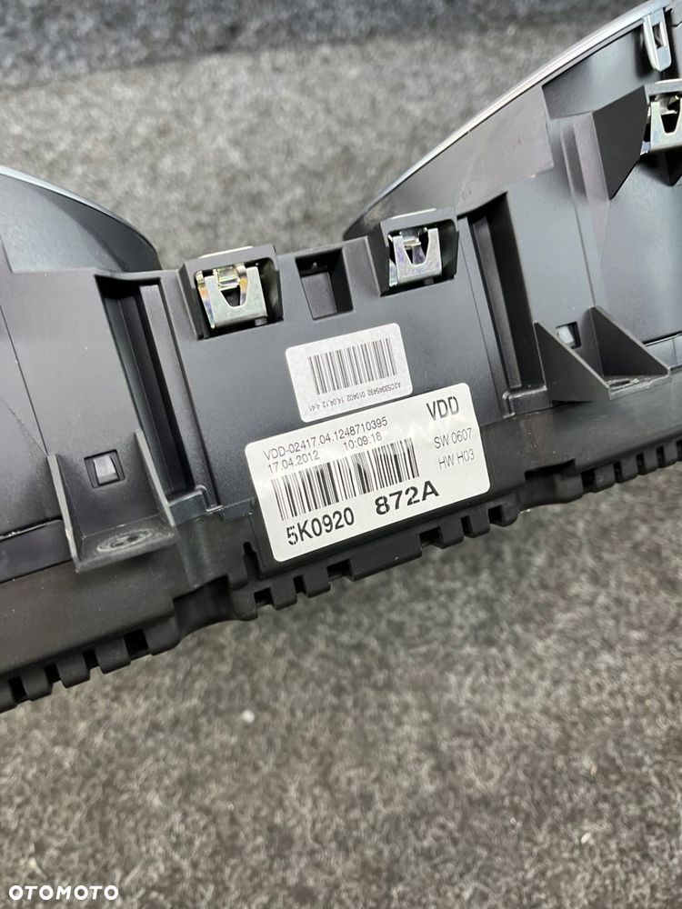 vw golf VI 1.6 TDI licznik zegary 5K0920872A - 6