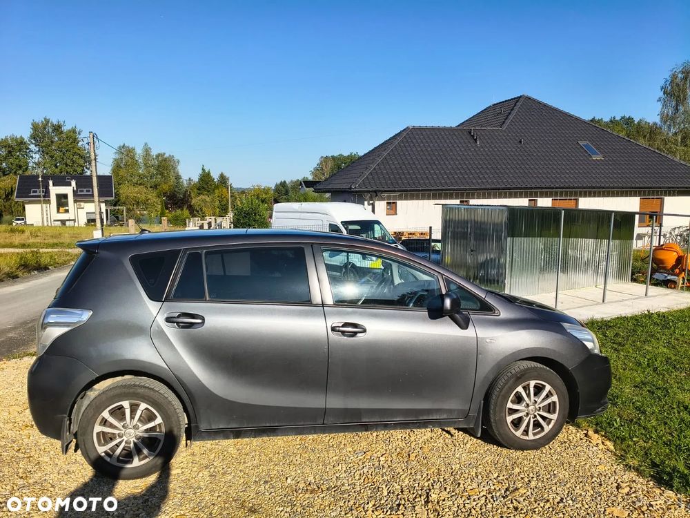 Toyota Verso - 2