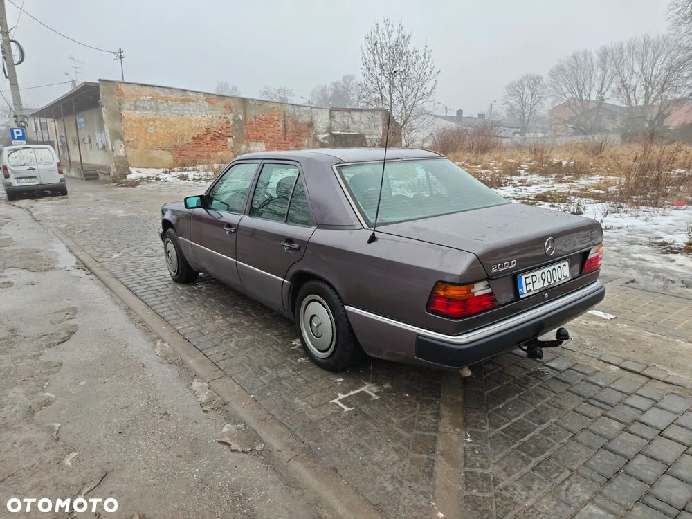 Mercedes-Benz W124 (1984-1993) - 11