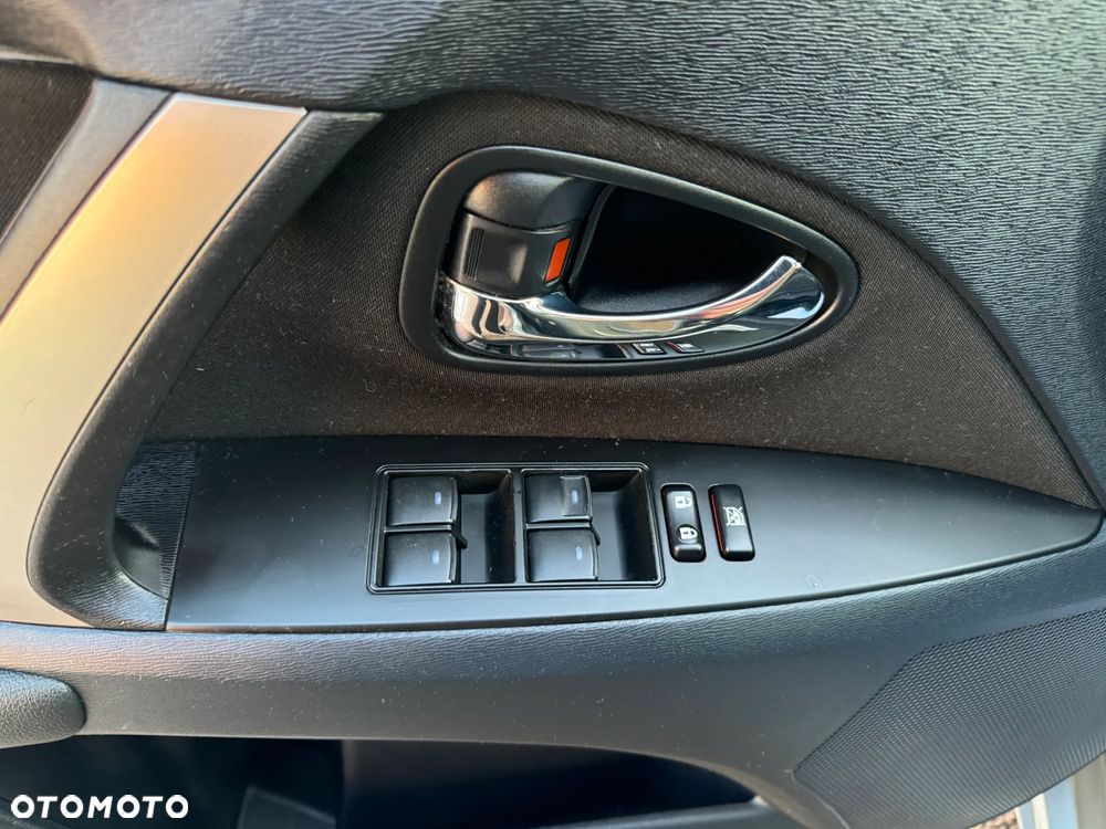 Toyota Avensis 1.6 Comfort - 23