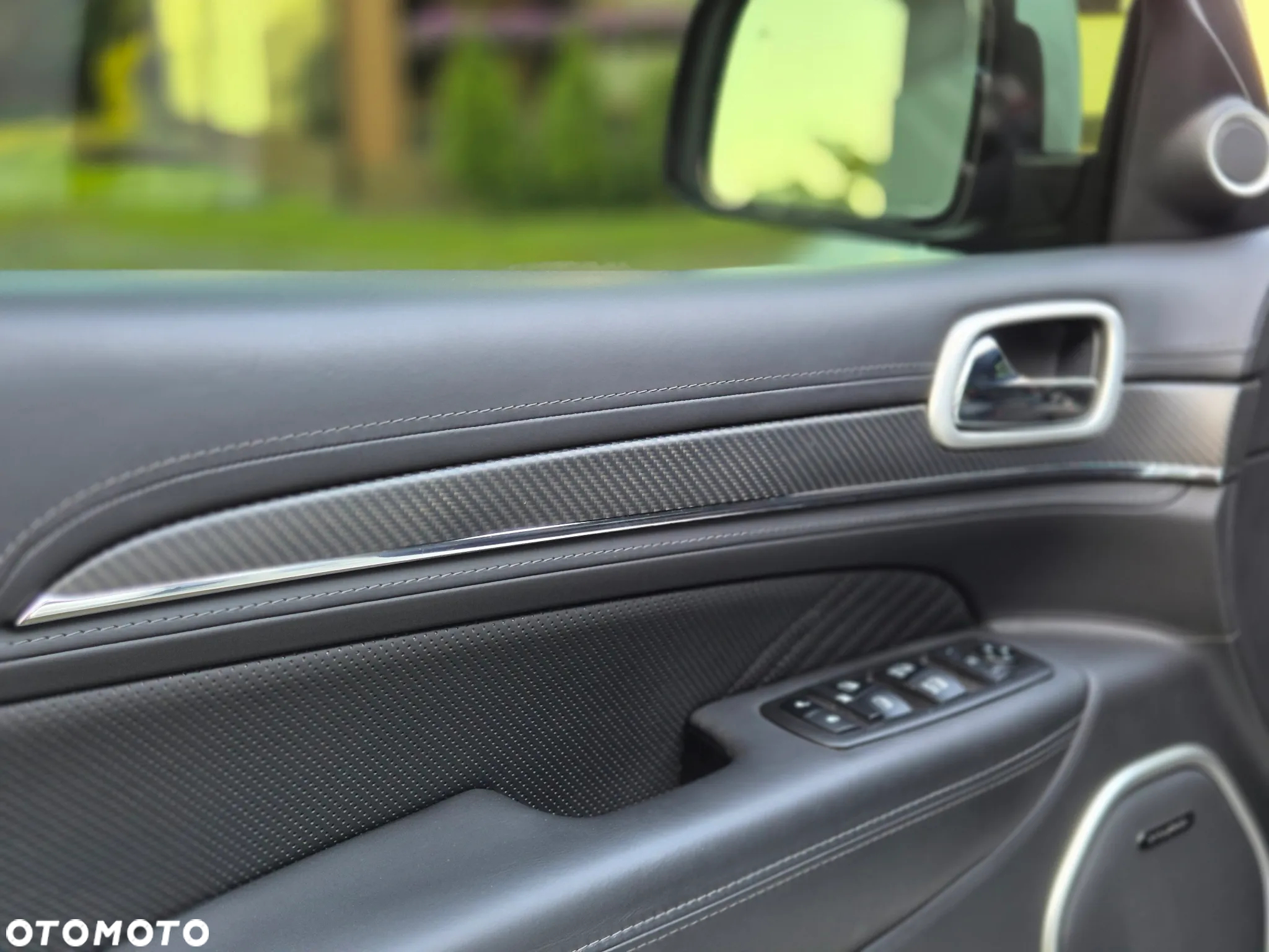 Jeep Grand Cherokee 6.4 V8 SRT8 - 34
