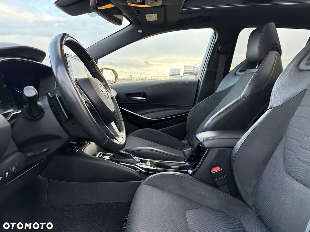 Toyota Corolla 2.0 Hybrid Executive - 18