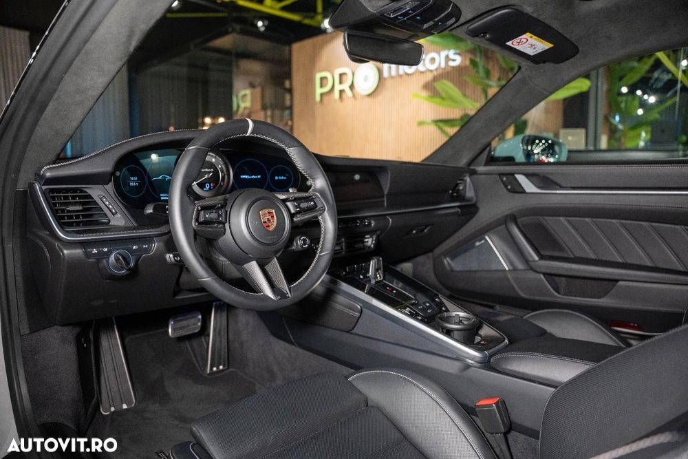 Porsche 911-TURBO-S - 31