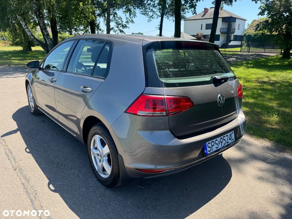 Volkswagen Golf 1.6 TDI DPF BlueMotion - 9