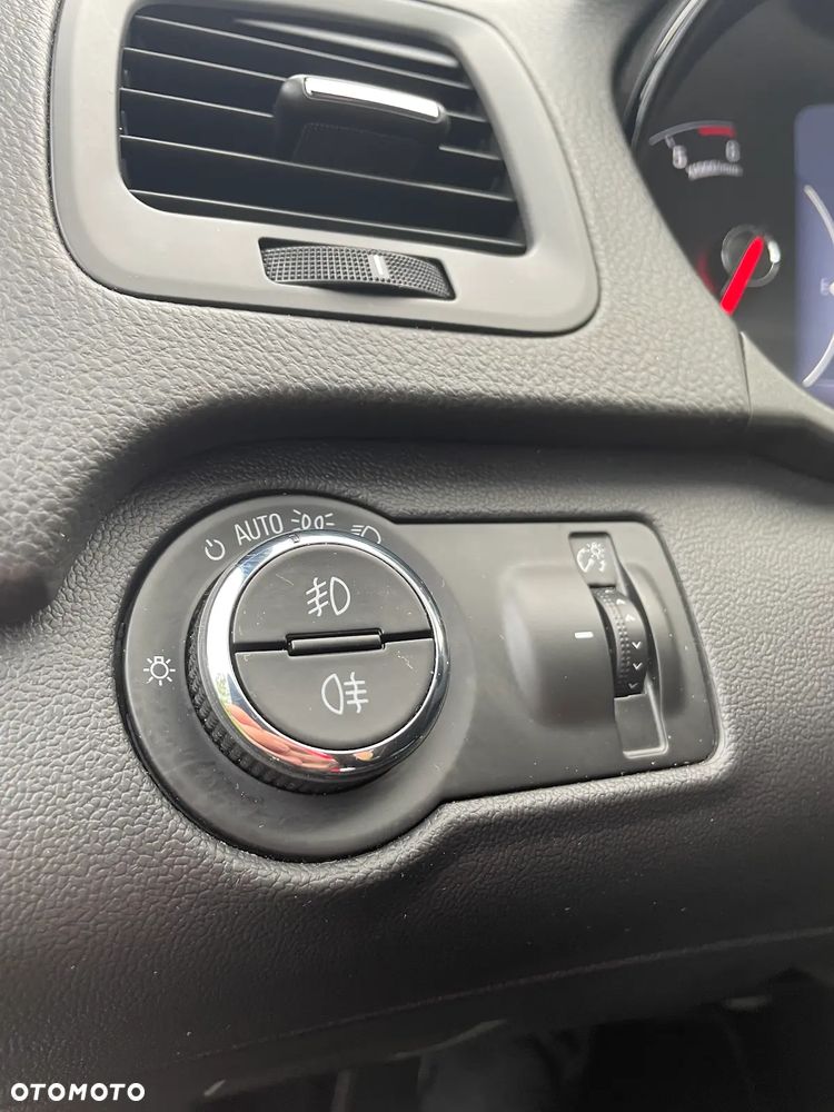 Opel Insignia - 23