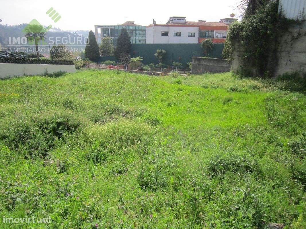 Terreno c/1020 m2 no centro de Lourosa - Grande imagem: 3/12