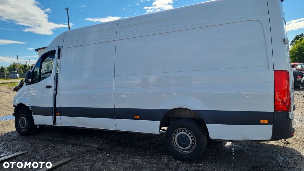 Mercedes-Benz Sprinter - 1