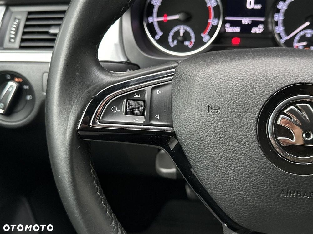 Skoda RAPID 1.0 TSI Ambition - 18