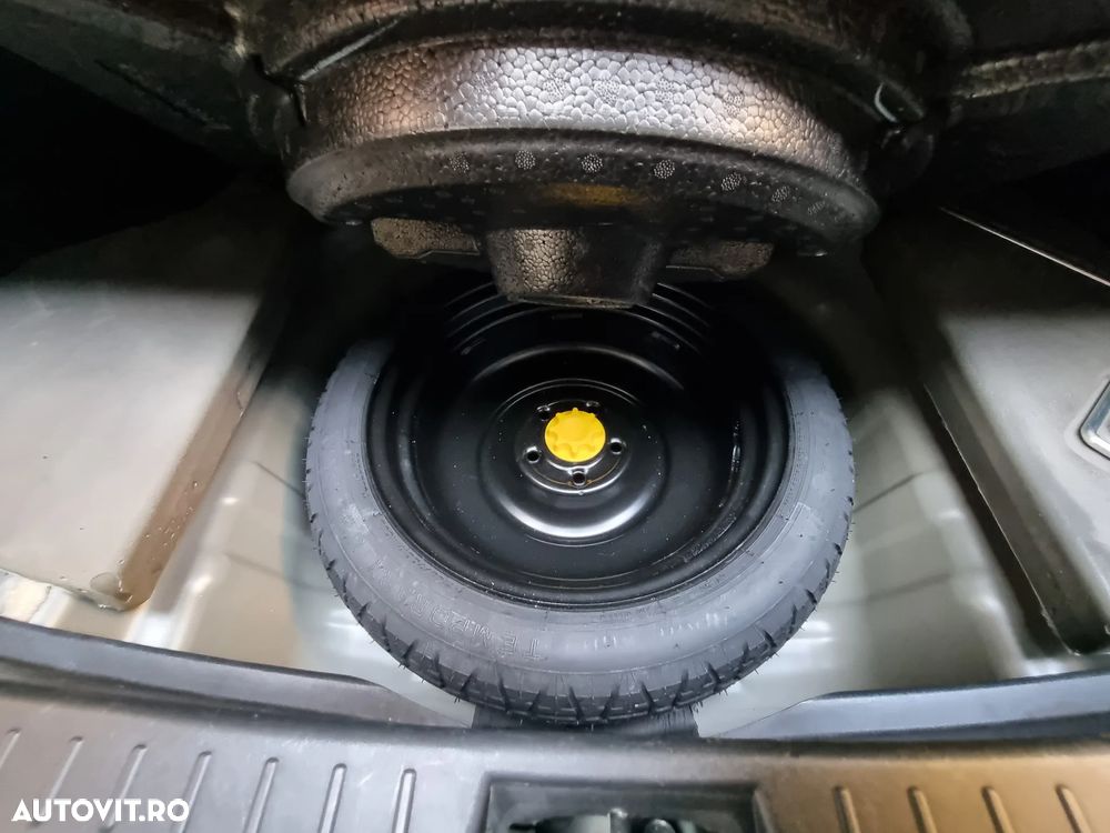 Toyota Avensis 1.8 Executive - 26