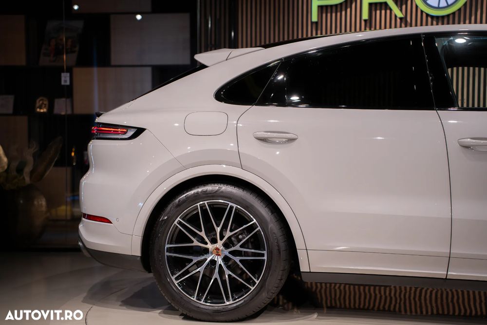 Porsche Cayenne Coupe Standard - 9