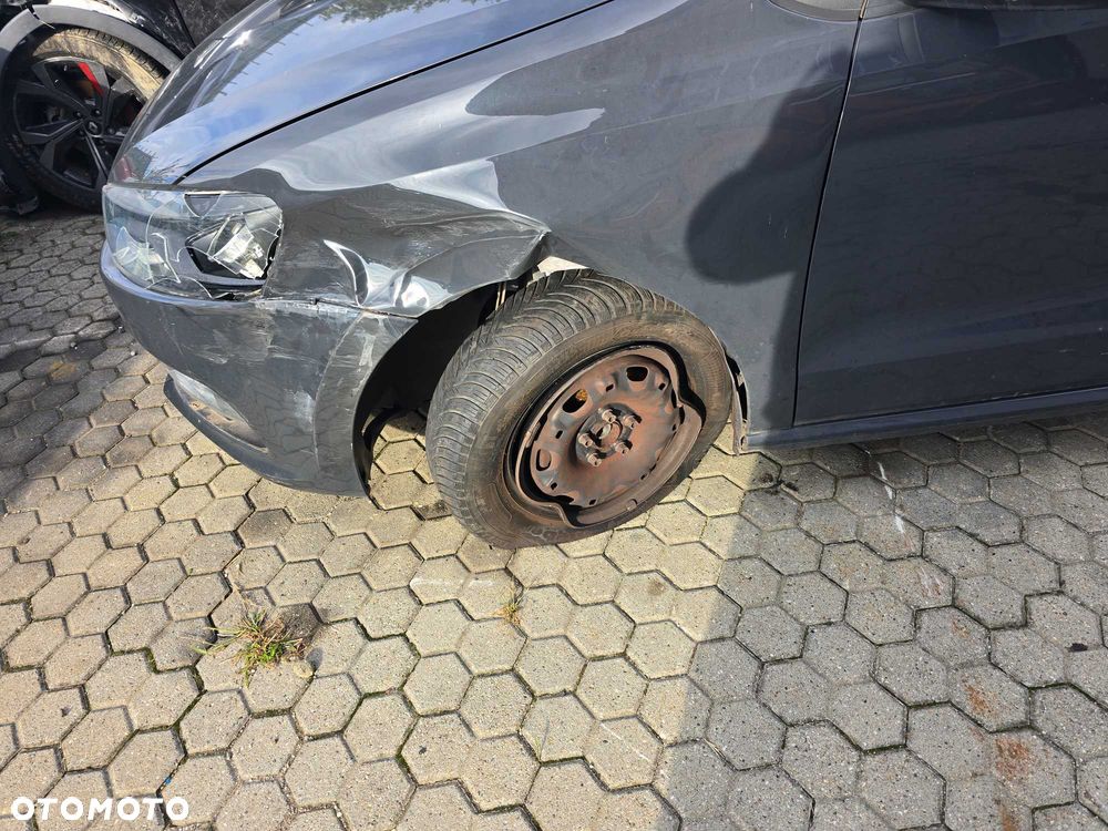 Volkswagen Polo - 2