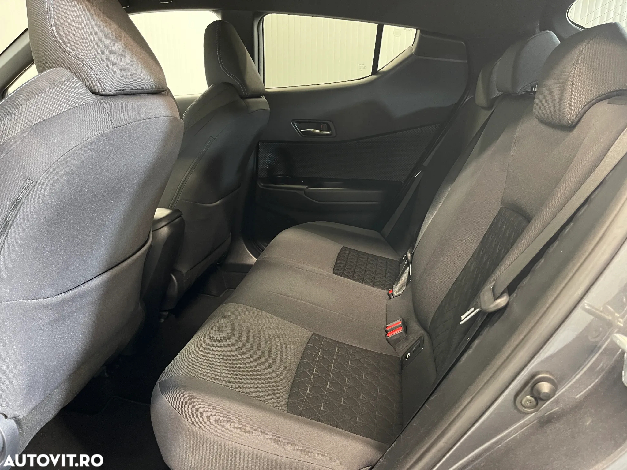 Toyota C-HR 2.0 HSD 184 CP 4x2 CVT Classy - 11