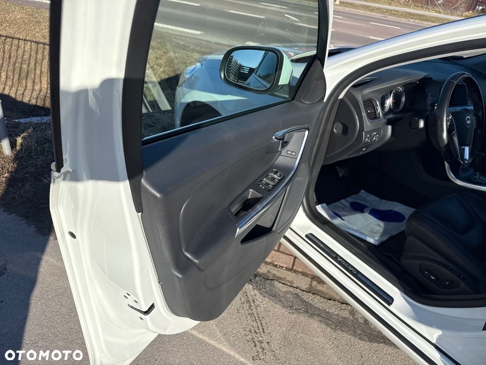 Volvo V60 T6 AWD Geartronic Summum - 15