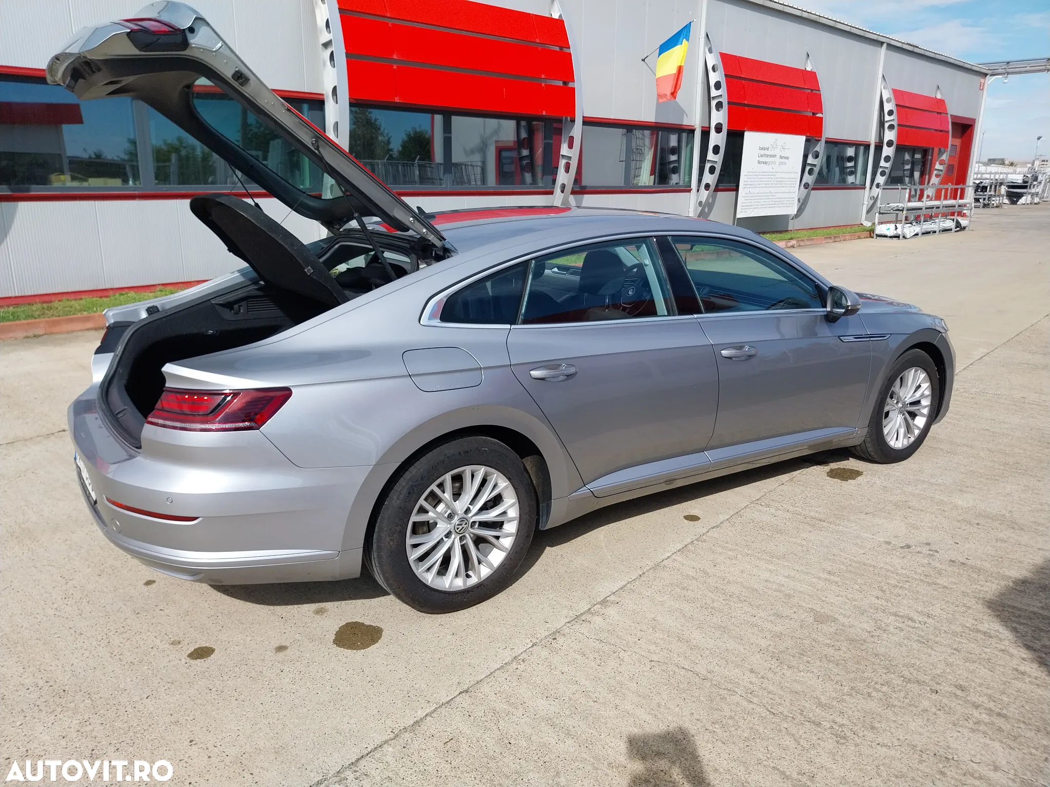 Volkswagen ARTEON 2.0 TDI SCR DSG Elegance - 4