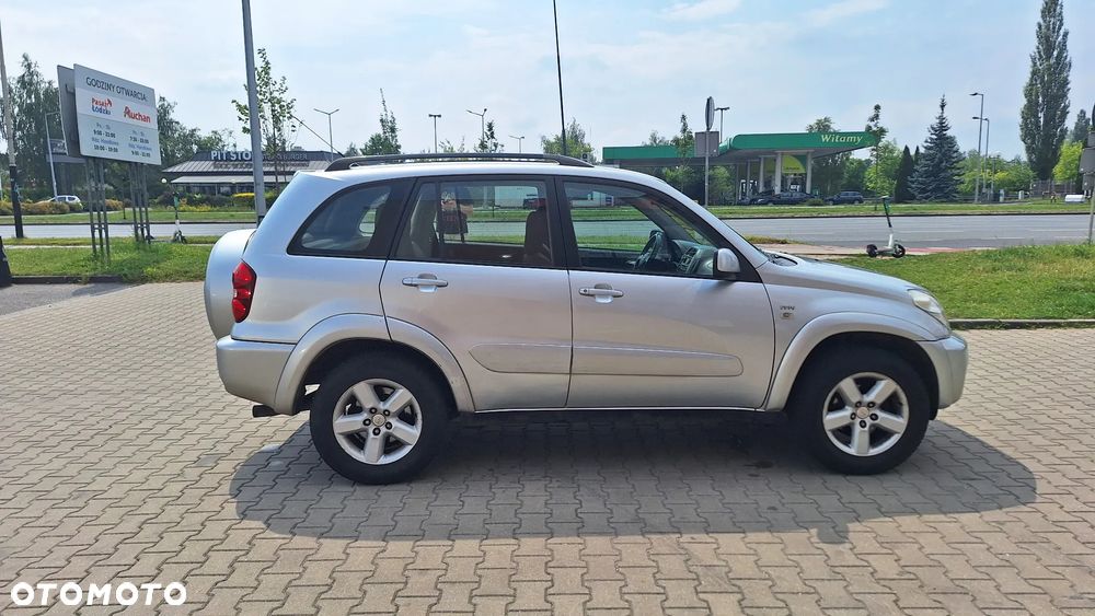 Toyota RAV4 2.0 VVT-i 4x4 - 12