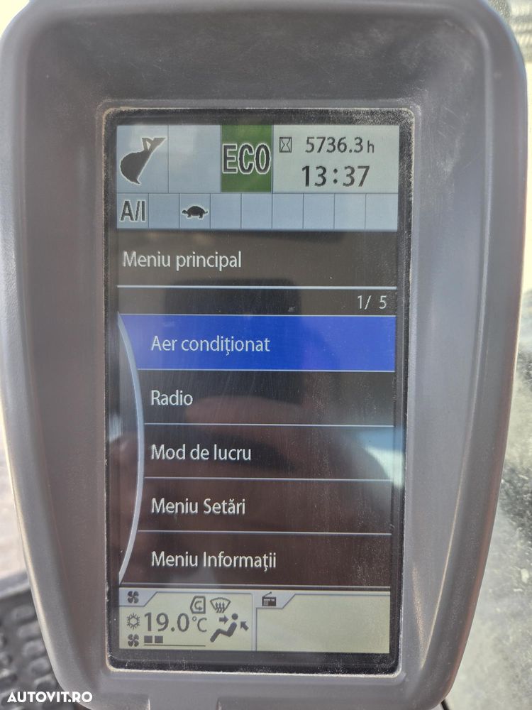 Hitachi ZX250LCN-6, 2019, 5.737h, CUPLA RAPIDA, cupa 1,55mc, inst picon, inst rotire, camera spate si laterale, latime 2,99m, ad sapare 7m, 3 pompe hidr HITACHI, consum 11,8l/h, lant 80% ok, ridica 16t, posibil leasing 3 ani-PROMOTIE 89.900 EUR+Tva - 24