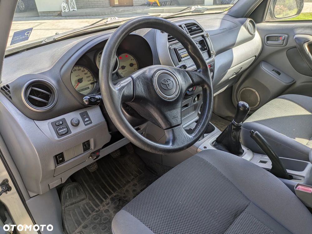 Toyota RAV4 2.0 VVT-i 4x4 - 5