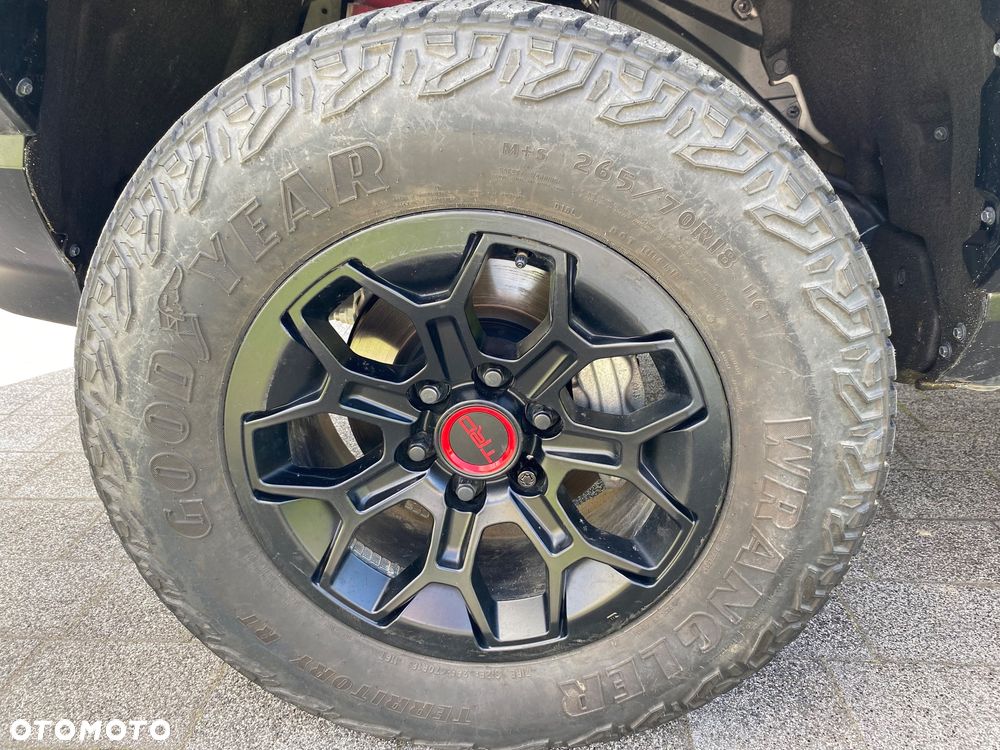 Toyota Tacoma - 25