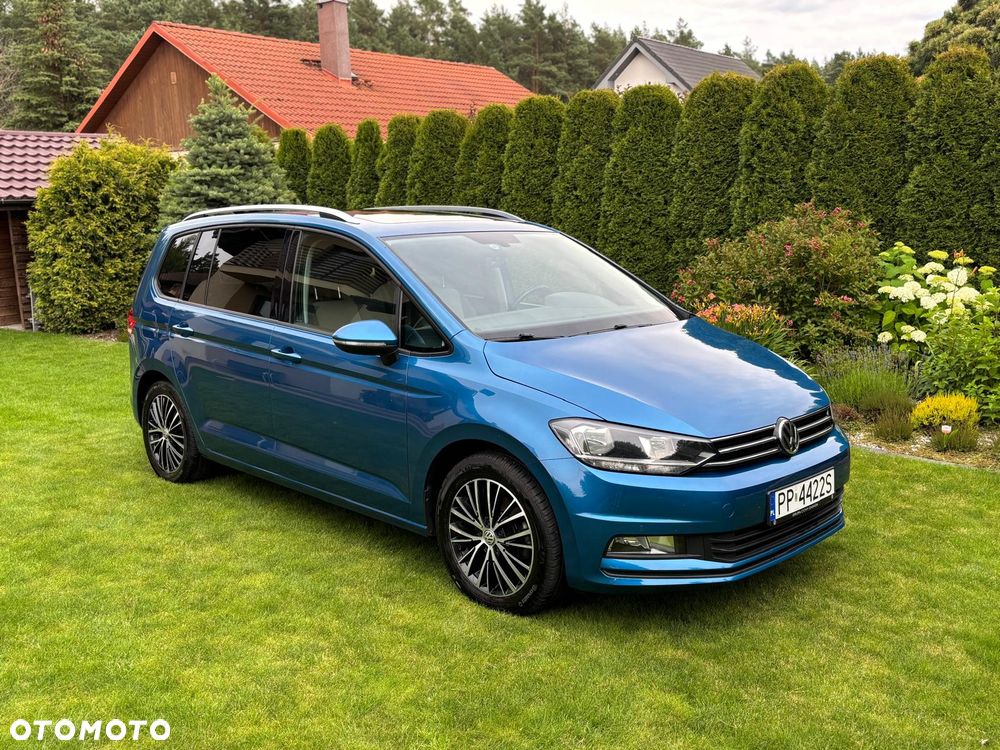 Volkswagen Touran - 1