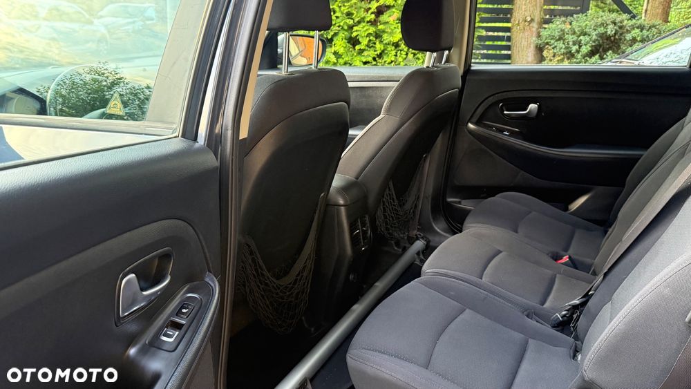 Kia Carens 1.6 GDI Dream Team Edition - 25