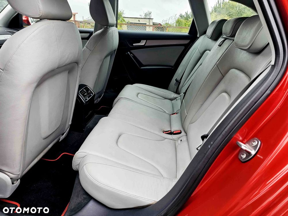 Audi A4 Avant 2.0 TDI DPF quattro S tronic S line Sportpaket - 15