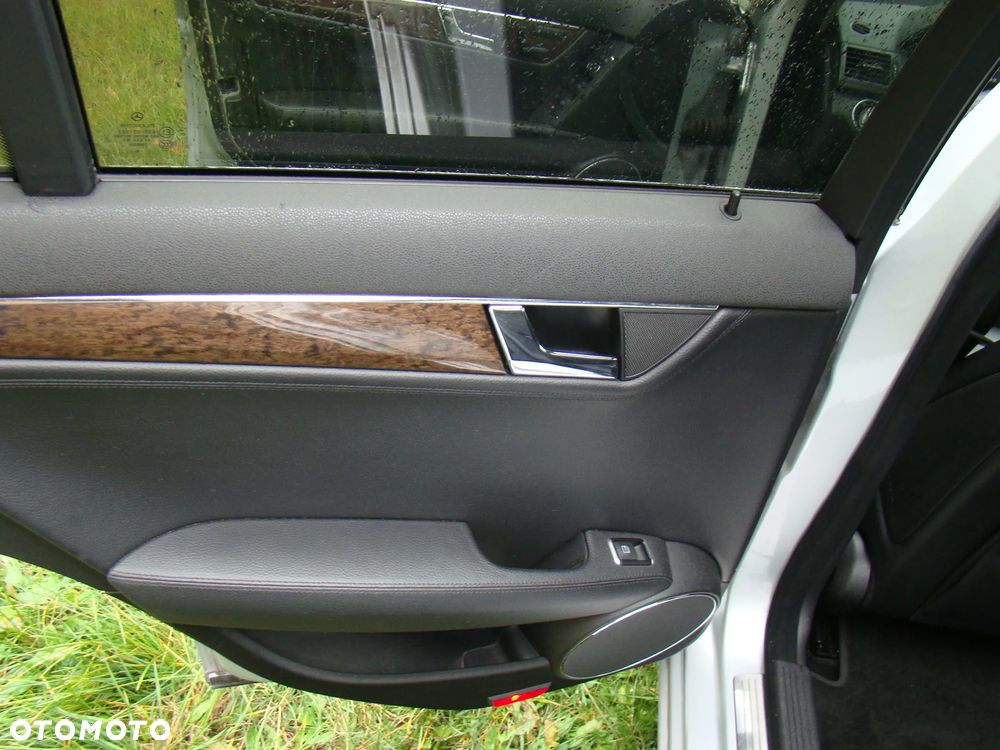 Mercedes-Benz C-Class 2007 photo 5