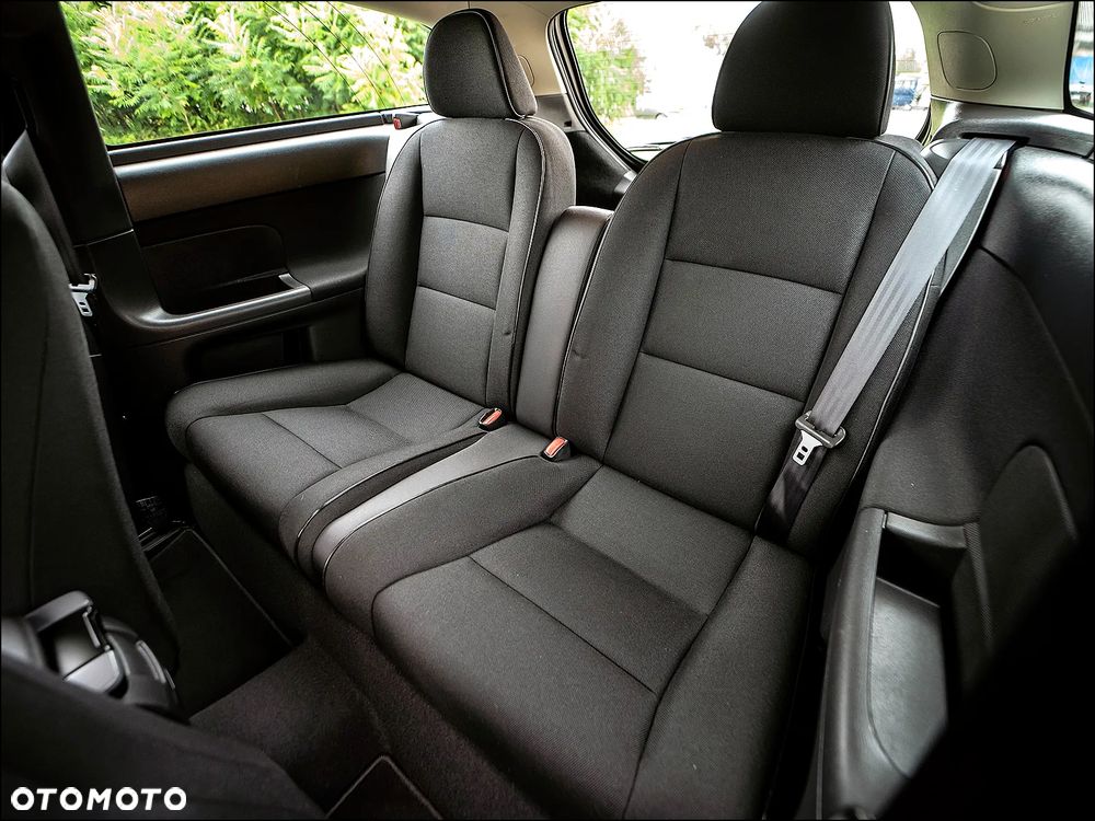 Volvo C30 - 30