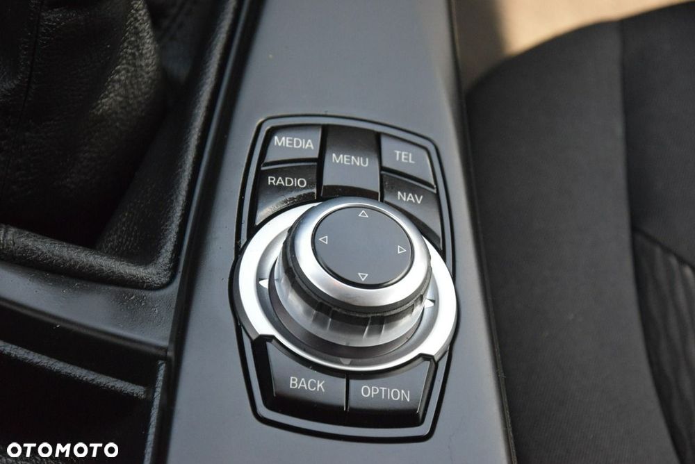 BMW Seria 3 318d Blue Performance - 34