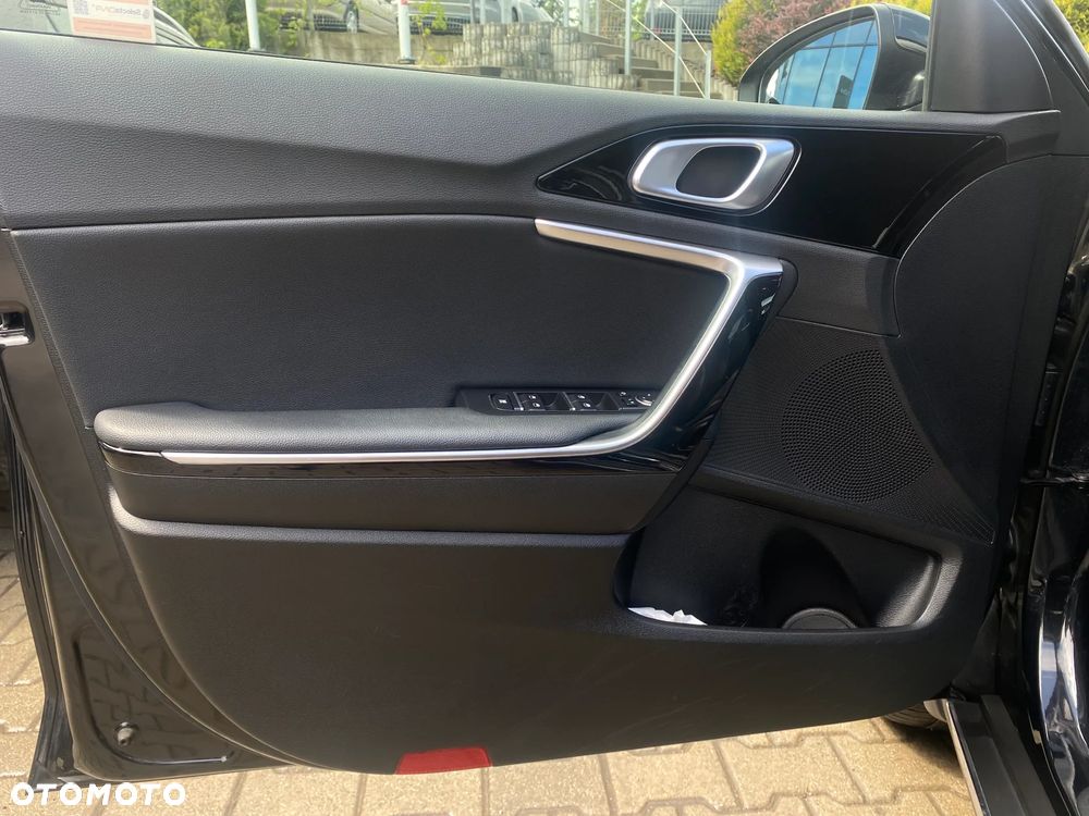 Kia XCeed ver-1-6-gdi-phev-business-line-dct - 9