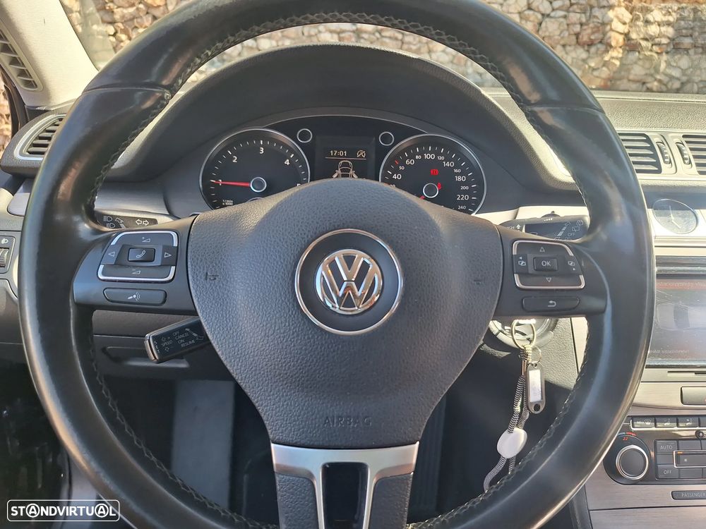 VW Passat Variant 1.6 TDI Edition Con.BM - 13