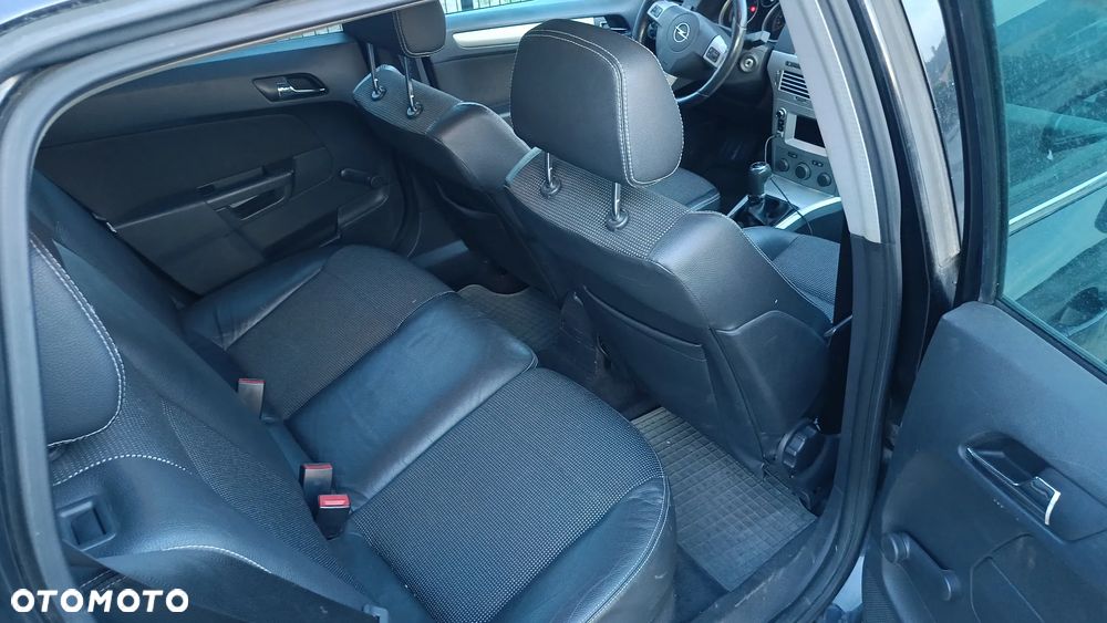 Opel Astra 2.0 Turbo Cosmo - 19