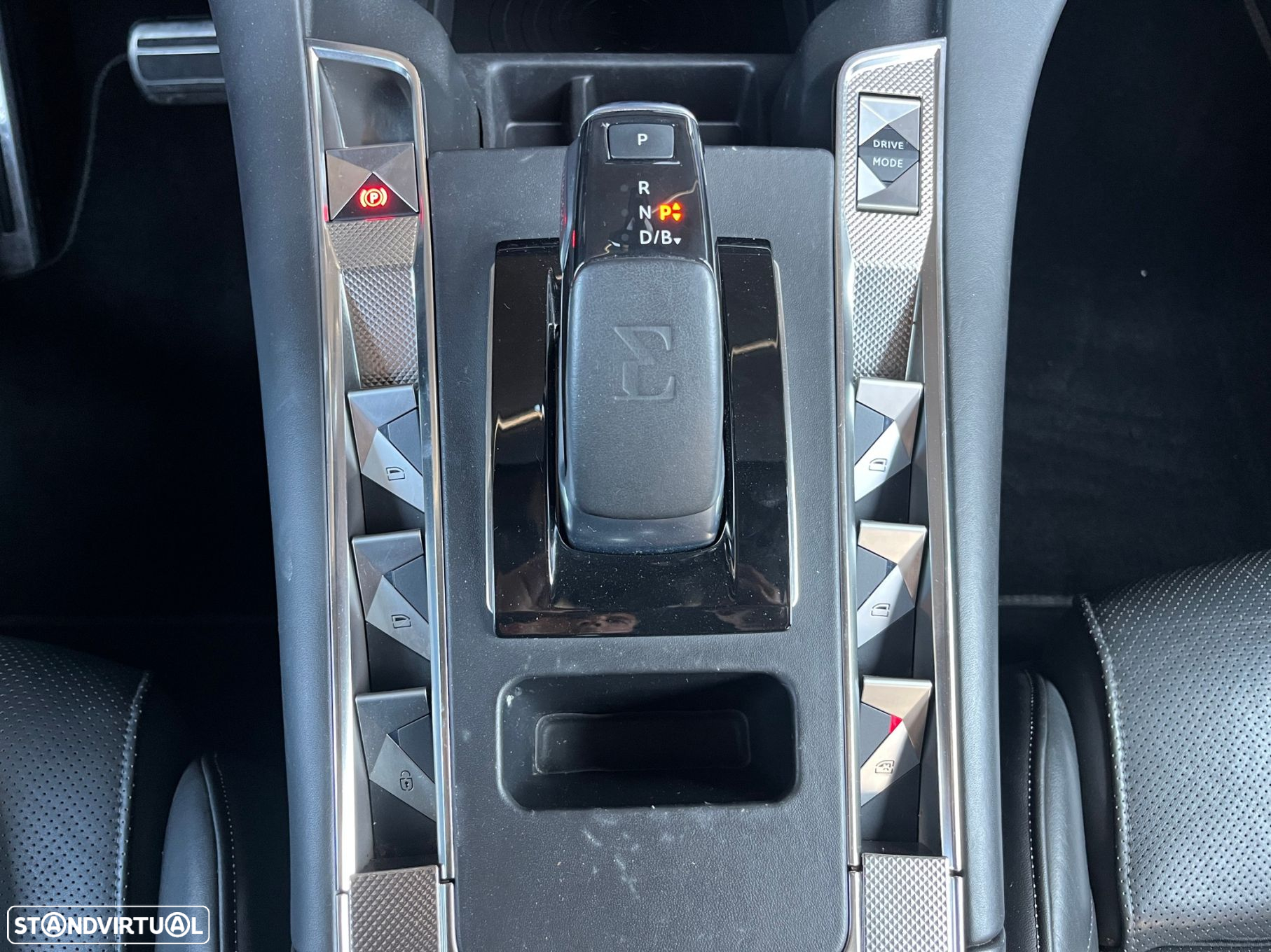 DS DS7 Crossback - 36