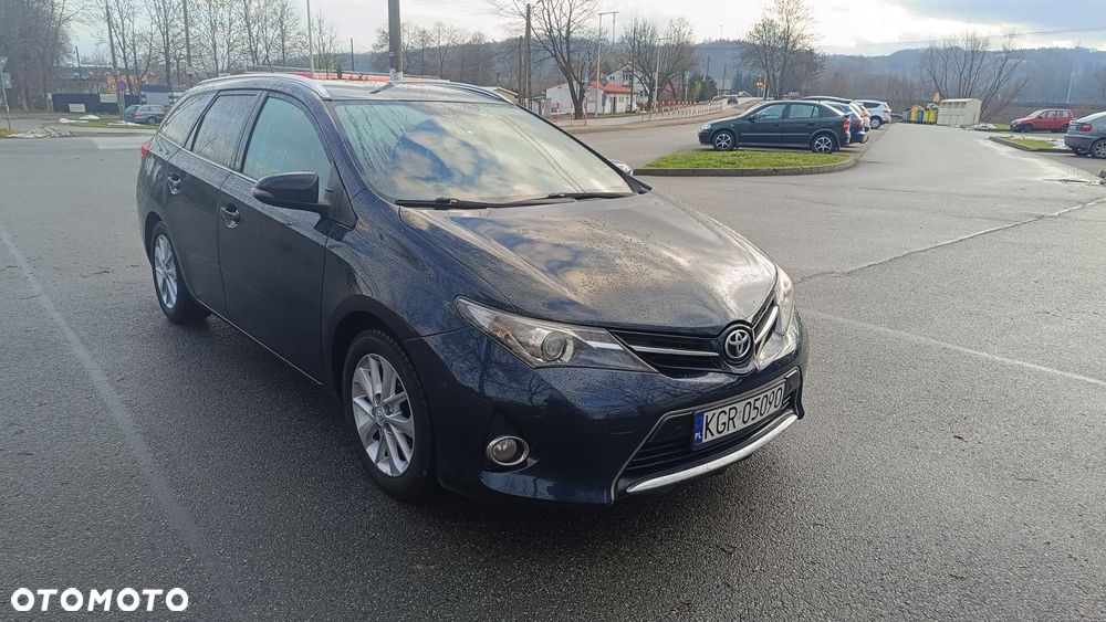 Toyota Auris 2.0 D-4D Premium - 3