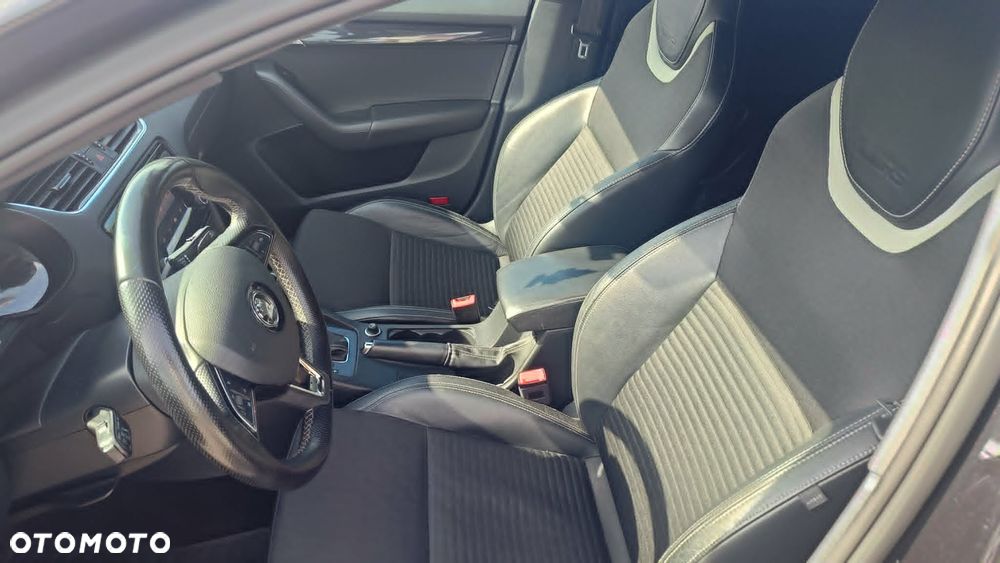 Skoda Octavia 2.0 TDI RS DSG - 8