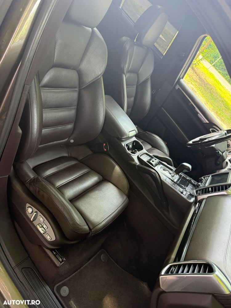 Porsche Cayenne - 4