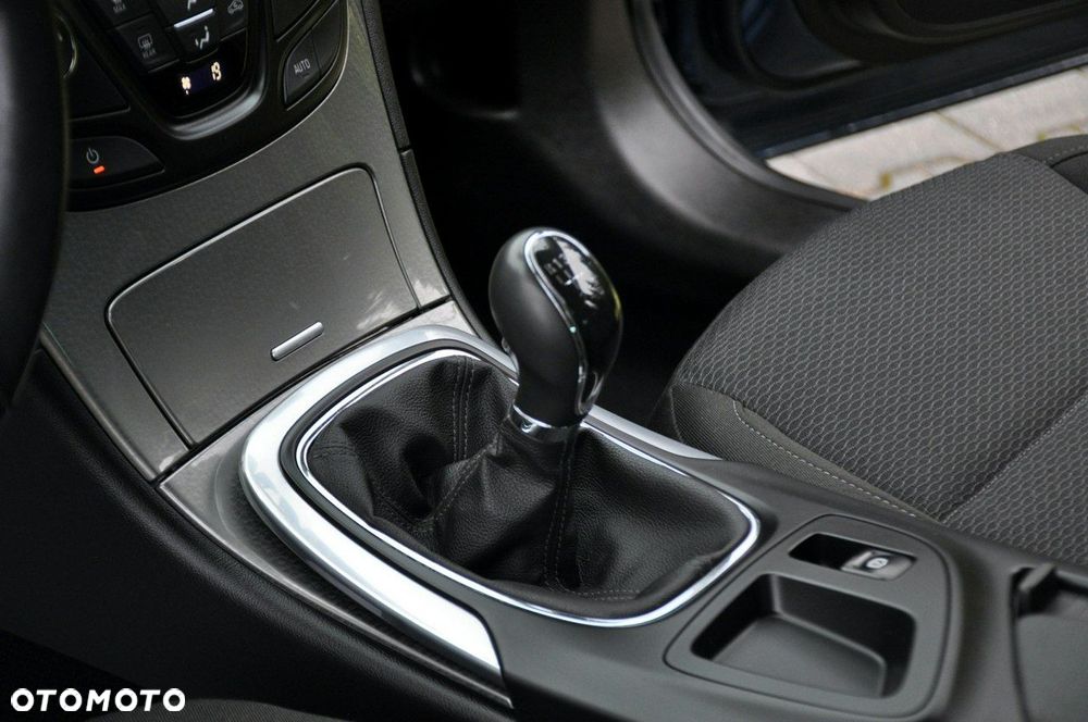 Opel Insignia - 35