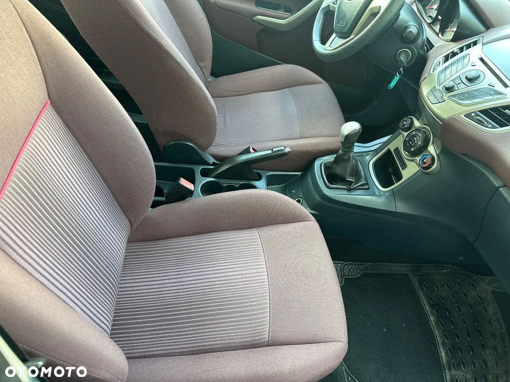 Ford Fiesta 1.25 Ambiente - 24
