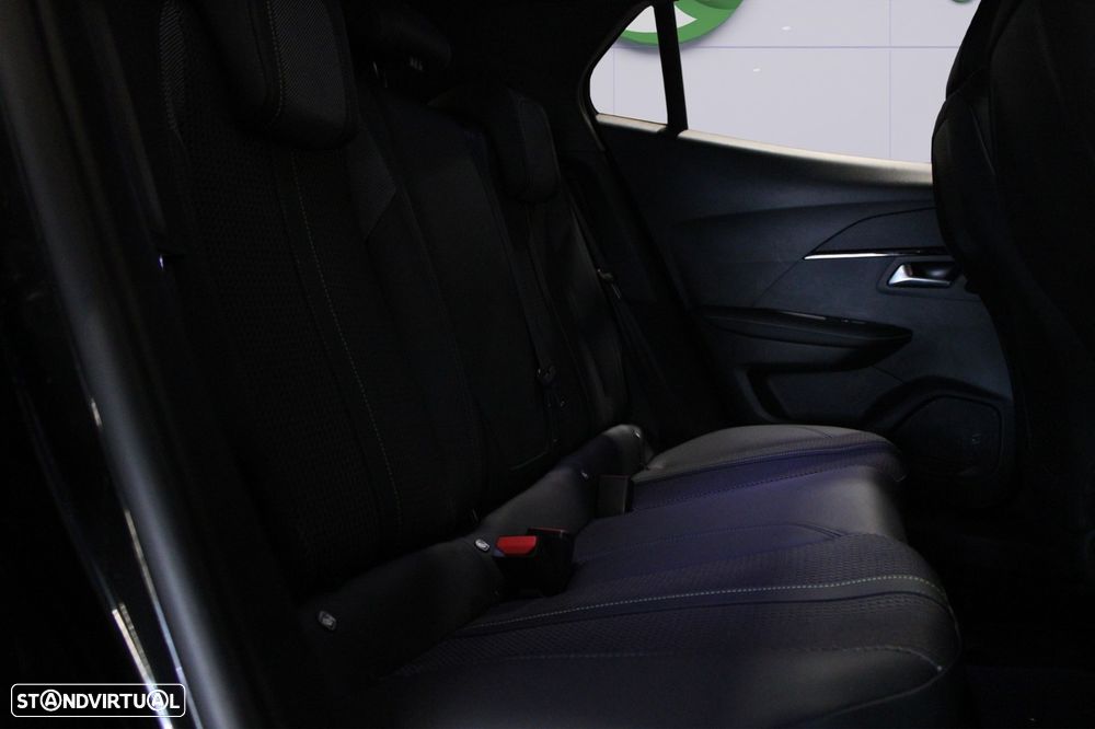 Peugeot e-2008 50 kWh GT - 16