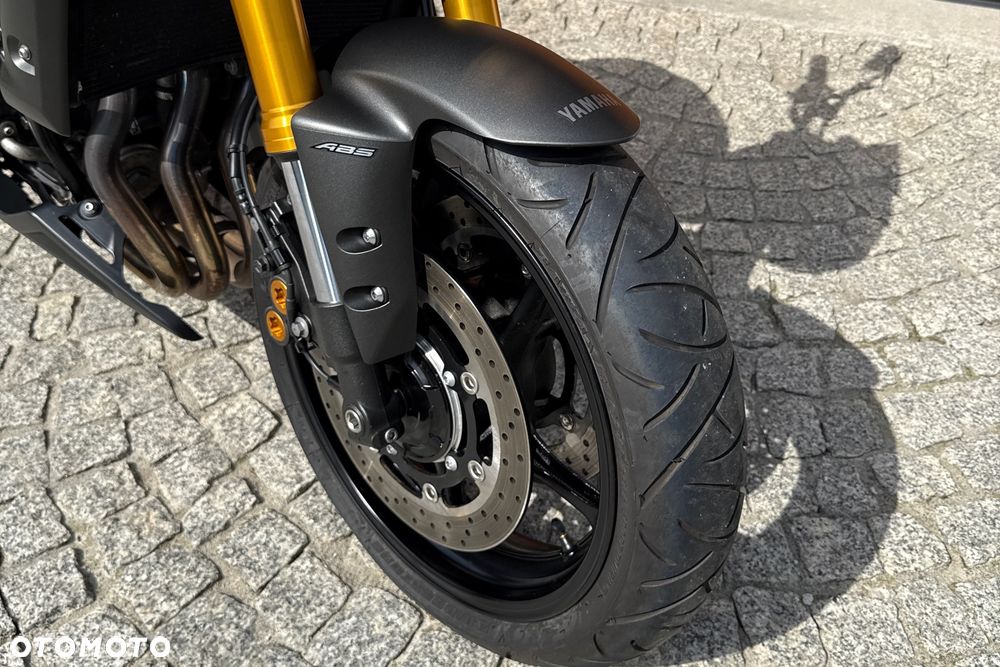 Yamaha FZ8 - 4